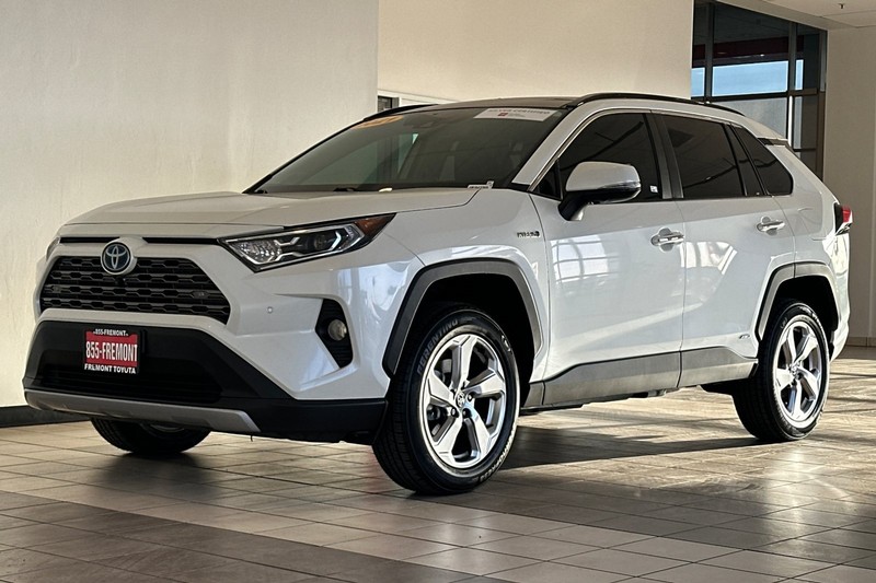 Toyota RAV4 Hybrid Vehicle Full-screen Gallery Image 08