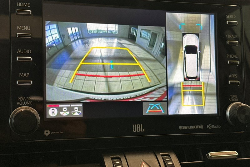 Toyota RAV4 Hybrid Vehicle Full-screen Gallery Image 20