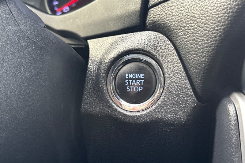 Toyota RAV4 Vehicle Full-screen Gallery Image 22