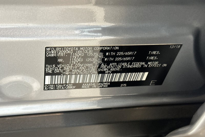 Toyota RAV4 Vehicle Full-screen Gallery Image 28