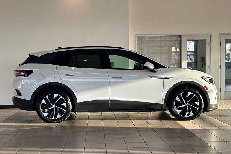 Volkswagen ID.4 Vehicle Full-screen Gallery Image 03