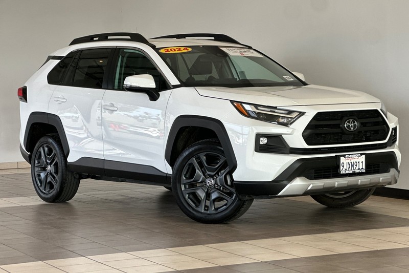 Toyota RAV4 Vehicle Full-screen Gallery Image 02