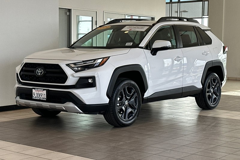 Toyota RAV4 Vehicle Full-screen Gallery Image 08