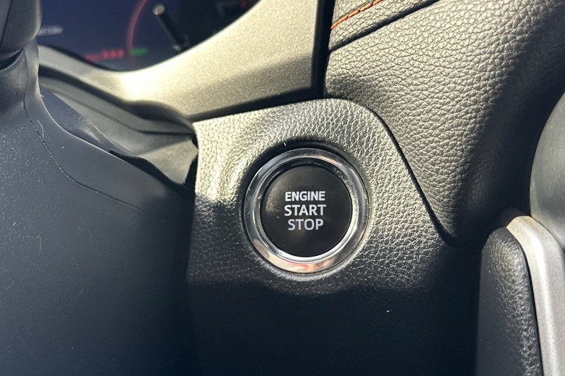 Toyota RAV4 Vehicle Full-screen Gallery Image 21