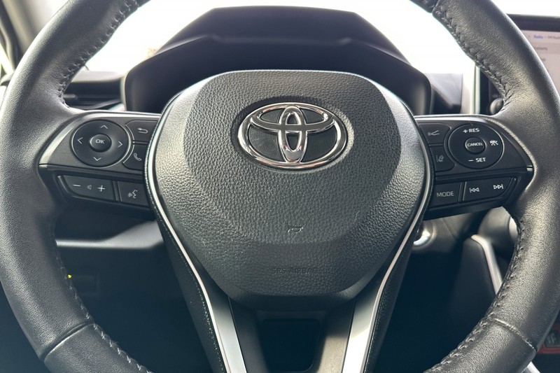 Toyota RAV4 Vehicle Full-screen Gallery Image 22
