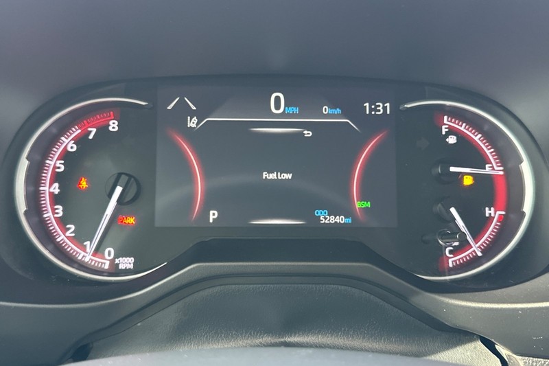 Toyota RAV4 Vehicle Full-screen Gallery Image 23