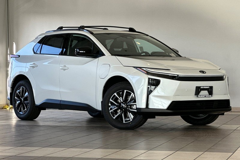 Toyota bZ Vehicle Full-screen Gallery Image 02