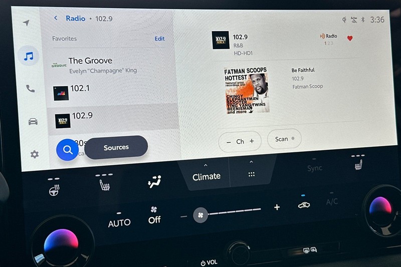 Toyota bZ Vehicle Full-screen Gallery Image 16