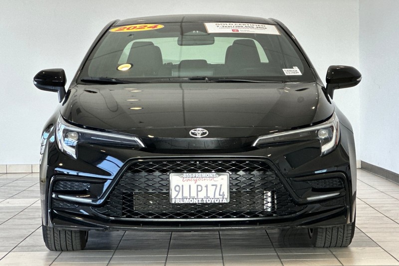 Toyota Corolla Vehicle Full-screen Gallery Image 09