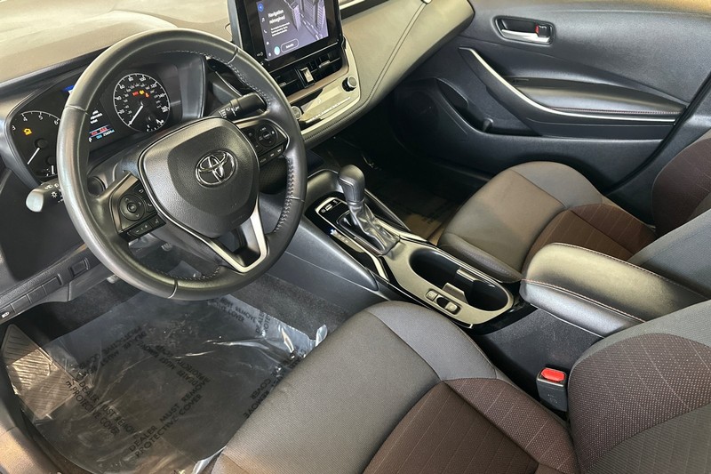 Toyota Corolla Vehicle Full-screen Gallery Image 10