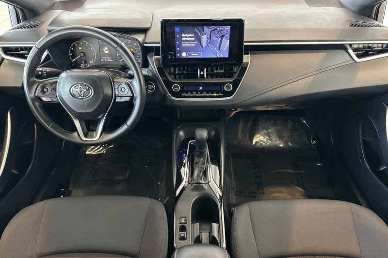 Toyota Corolla Vehicle Full-screen Gallery Image 13