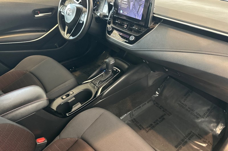 Toyota Corolla Vehicle Full-screen Gallery Image 15