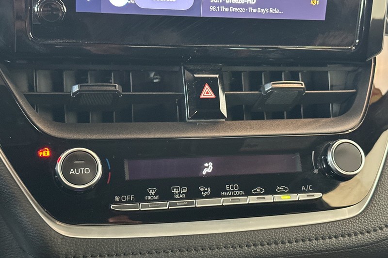 Toyota Corolla Vehicle Full-screen Gallery Image 20