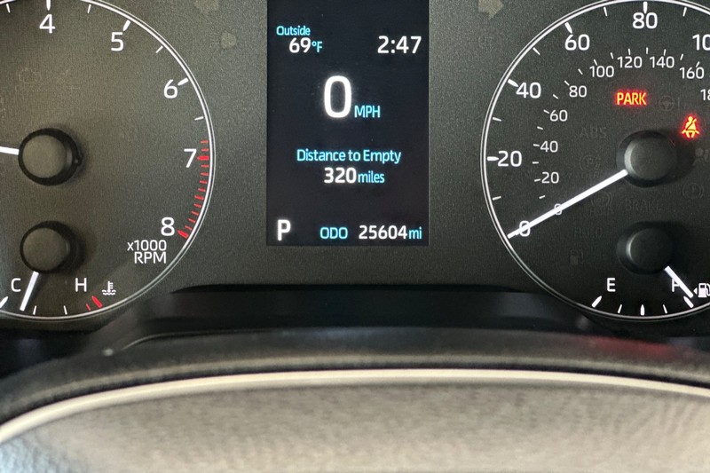 Toyota Corolla Vehicle Full-screen Gallery Image 25