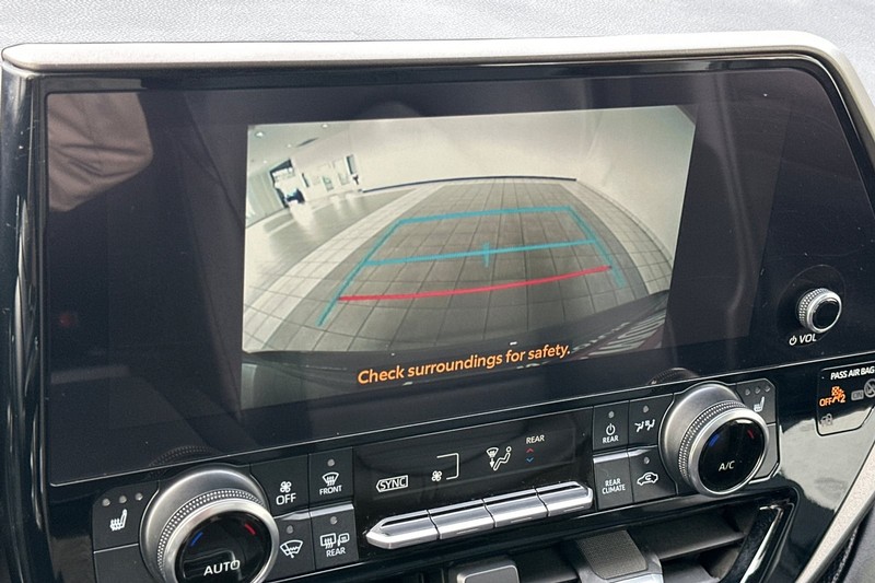 Toyota Highlander Vehicle Full-screen Gallery Image 20