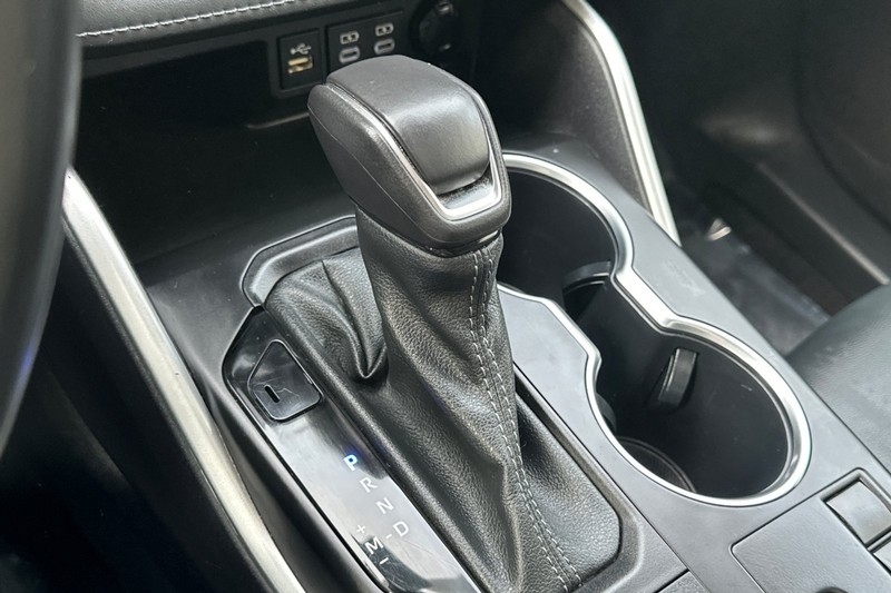 Toyota Highlander Vehicle Full-screen Gallery Image 22