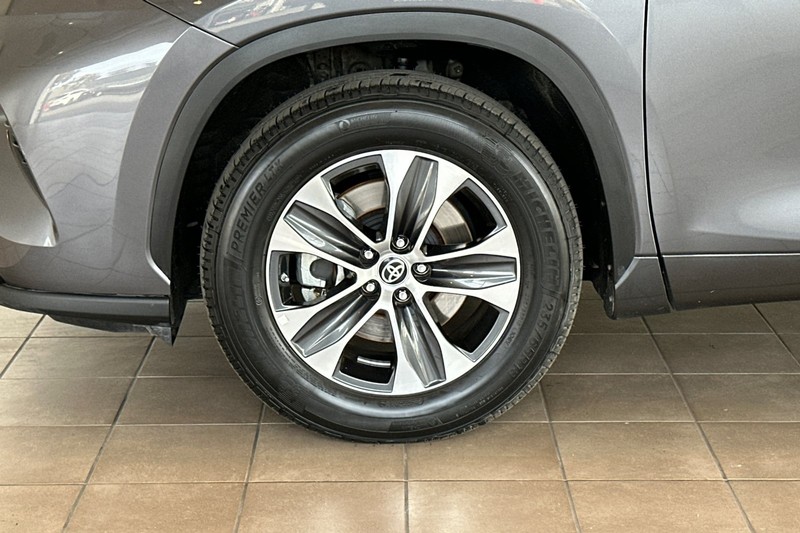 Toyota Highlander Vehicle Full-screen Gallery Image 27