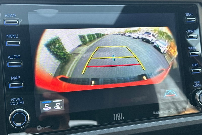 Toyota Tacoma 4WD Vehicle Full-screen Gallery Image 19