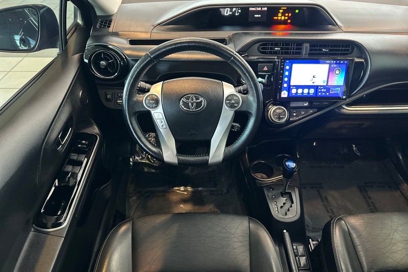 Toyota Prius c Vehicle Full-screen Gallery Image 14