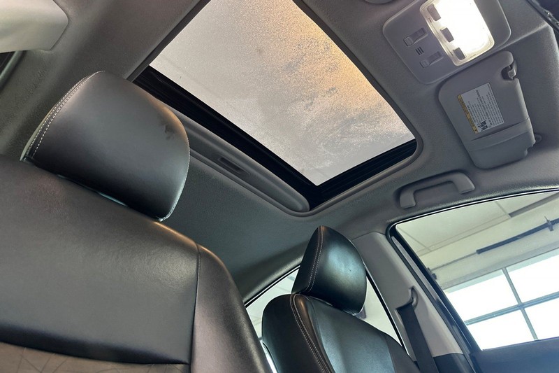 Toyota Prius c Vehicle Full-screen Gallery Image 17