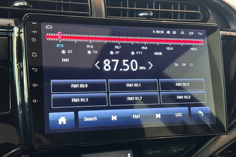 Toyota Prius c Vehicle Full-screen Gallery Image 18