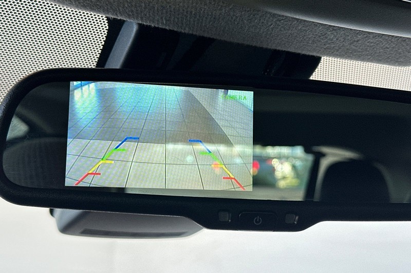 Toyota Prius c Vehicle Full-screen Gallery Image 20