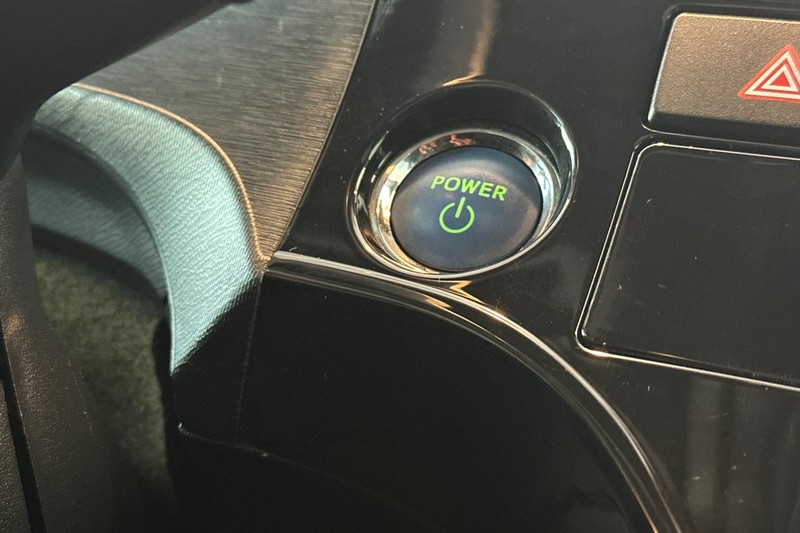 Toyota Prius c Vehicle Full-screen Gallery Image 23