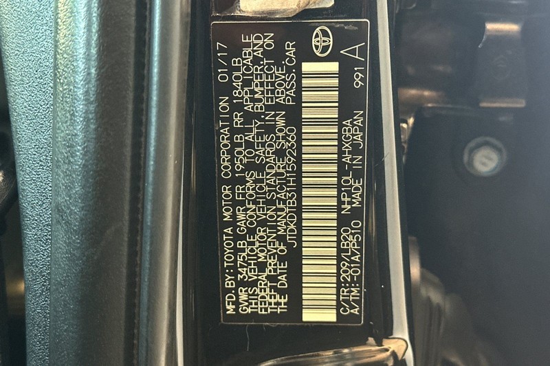 Toyota Prius c Vehicle Full-screen Gallery Image 29