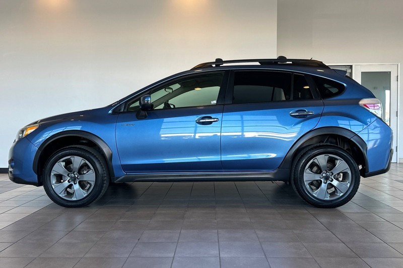 Subaru XV Crosstrek Hybrid Vehicle Full-screen Gallery Image 07