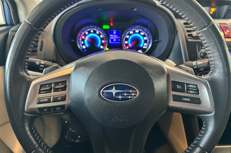 Subaru XV Crosstrek Hybrid Vehicle Full-screen Gallery Image 23