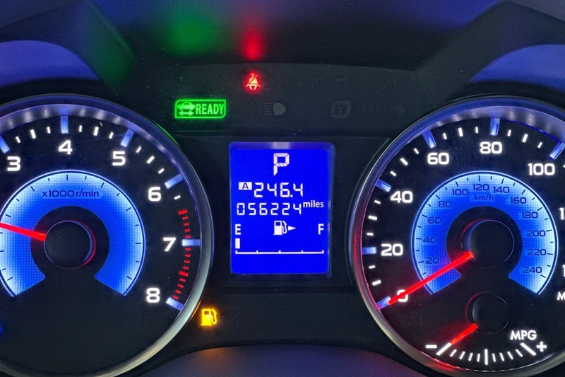 Subaru XV Crosstrek Hybrid Vehicle Full-screen Gallery Image 25