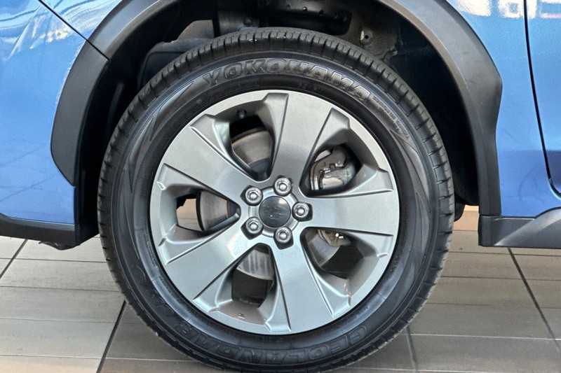 Subaru XV Crosstrek Hybrid Vehicle Full-screen Gallery Image 26