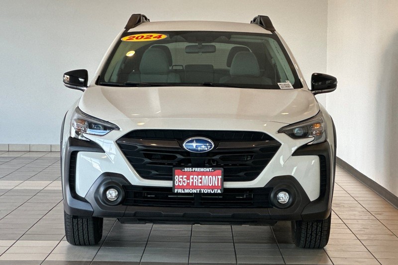 Subaru Outback Vehicle Full-screen Gallery Image 09