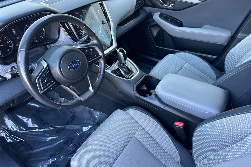 Subaru Outback Vehicle Full-screen Gallery Image 10