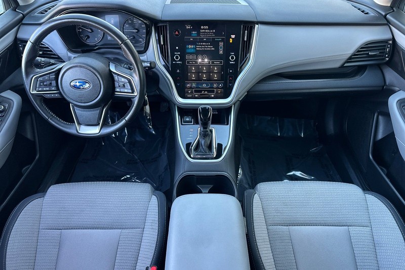 Subaru Outback Vehicle Full-screen Gallery Image 13