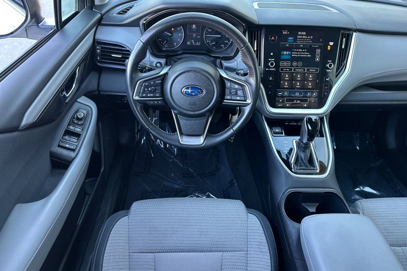 Subaru Outback Vehicle Full-screen Gallery Image 14