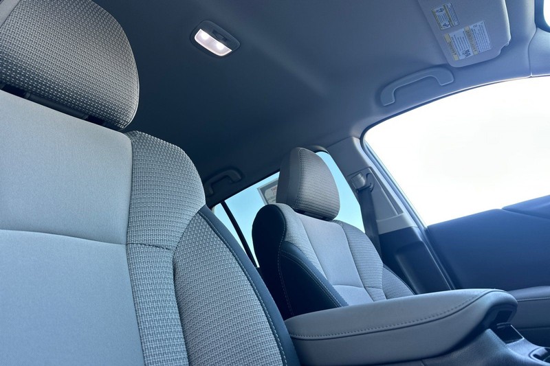 Subaru Outback Vehicle Full-screen Gallery Image 17