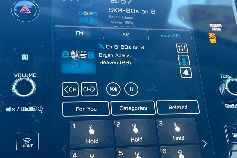 Subaru Outback Vehicle Full-screen Gallery Image 18