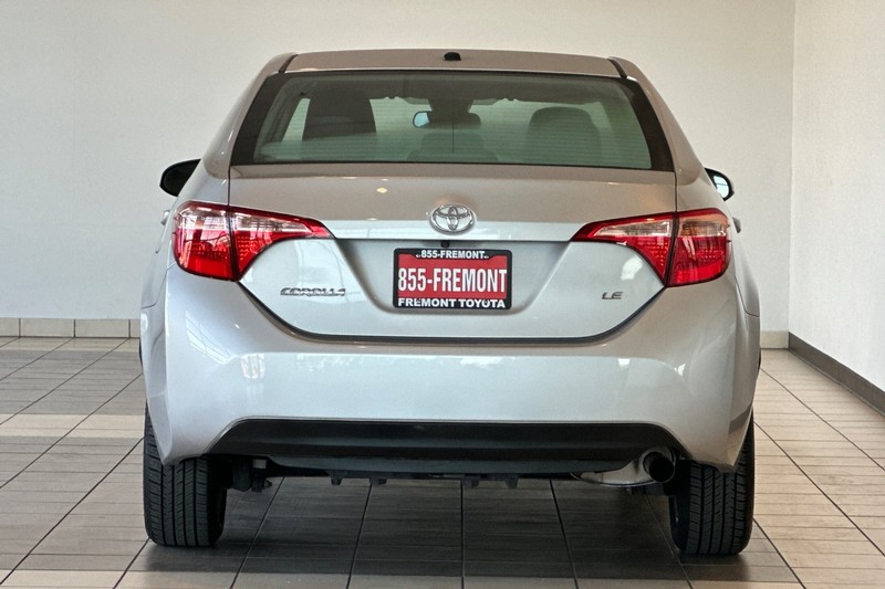 Toyota Corolla Vehicle Full-screen Gallery Image 05