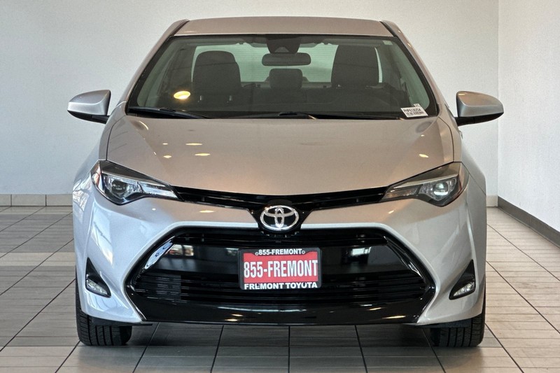 Toyota Corolla Vehicle Full-screen Gallery Image 09