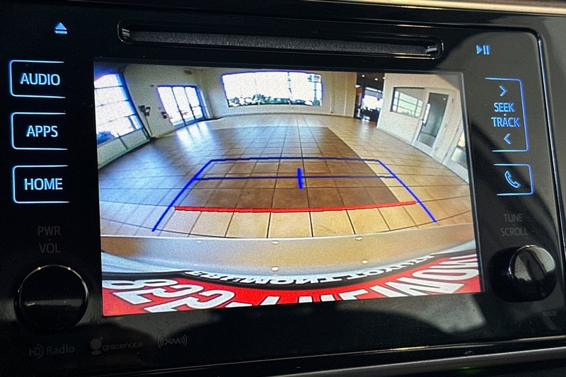 Toyota Corolla Vehicle Full-screen Gallery Image 18