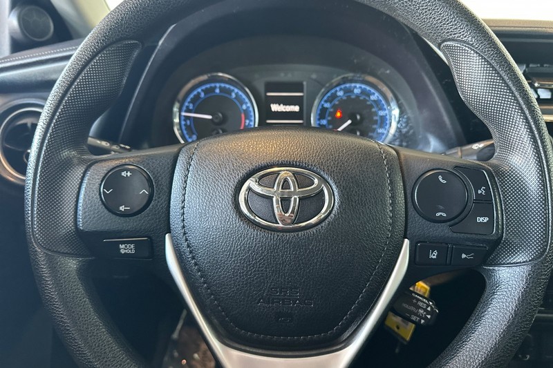 Toyota Corolla Vehicle Full-screen Gallery Image 21