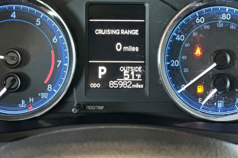 Toyota Corolla Vehicle Full-screen Gallery Image 23