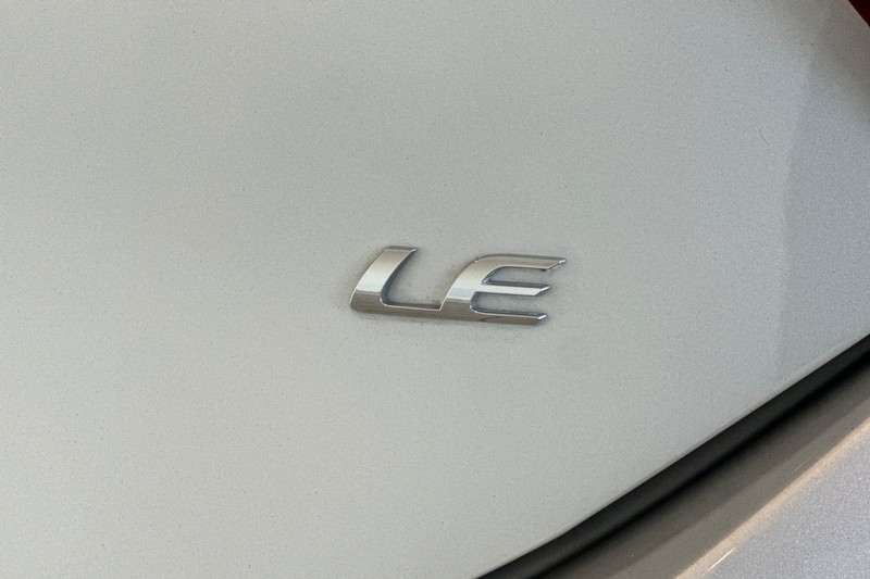 Toyota Corolla Vehicle Full-screen Gallery Image 25