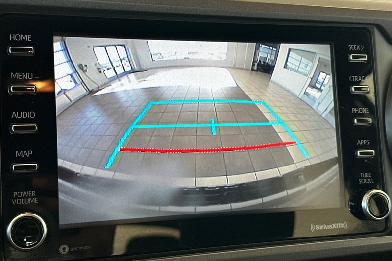 Toyota Tacoma 4WD Vehicle Full-screen Gallery Image 18