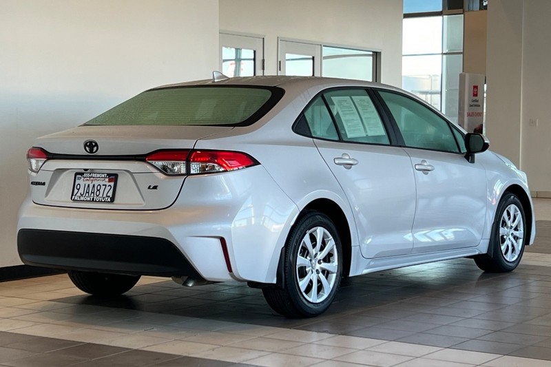 Toyota Corolla Vehicle Full-screen Gallery Image 04