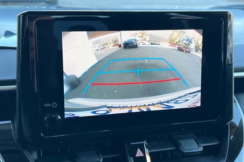 Toyota Corolla Vehicle Full-screen Gallery Image 18