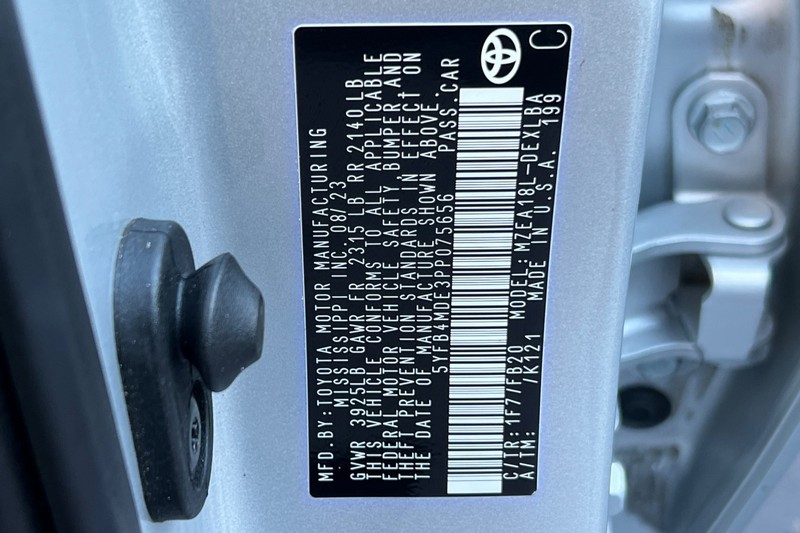 Toyota Corolla Vehicle Full-screen Gallery Image 27