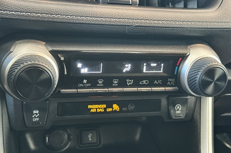 Toyota RAV4 Vehicle Full-screen Gallery Image 20