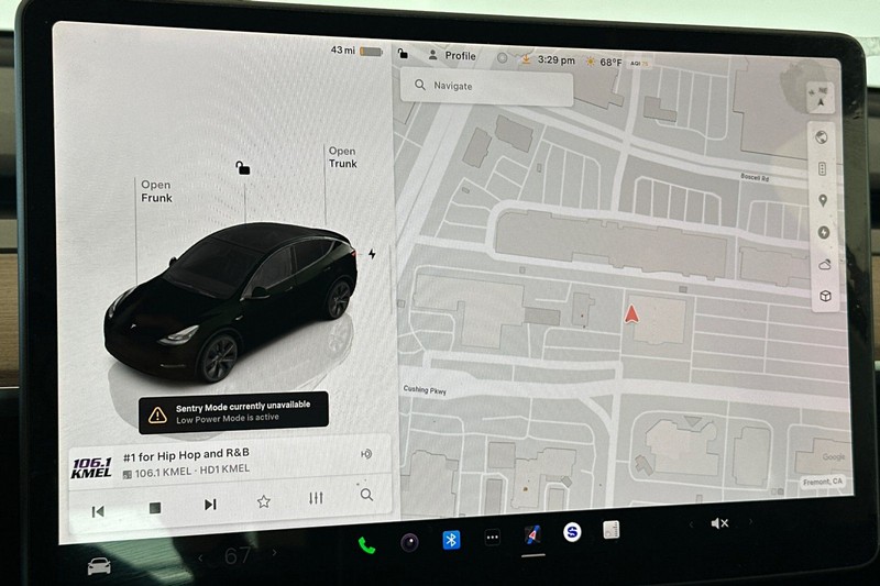 Tesla Model Y Vehicle Full-screen Gallery Image 19